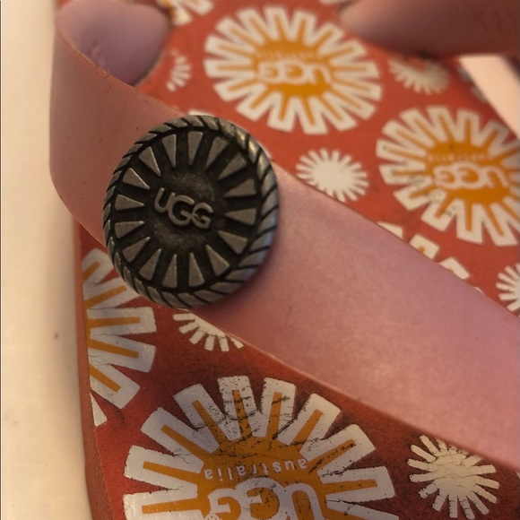 UGG kids Flip Flops, size K13, good preowned condition - Picture 2 of 5